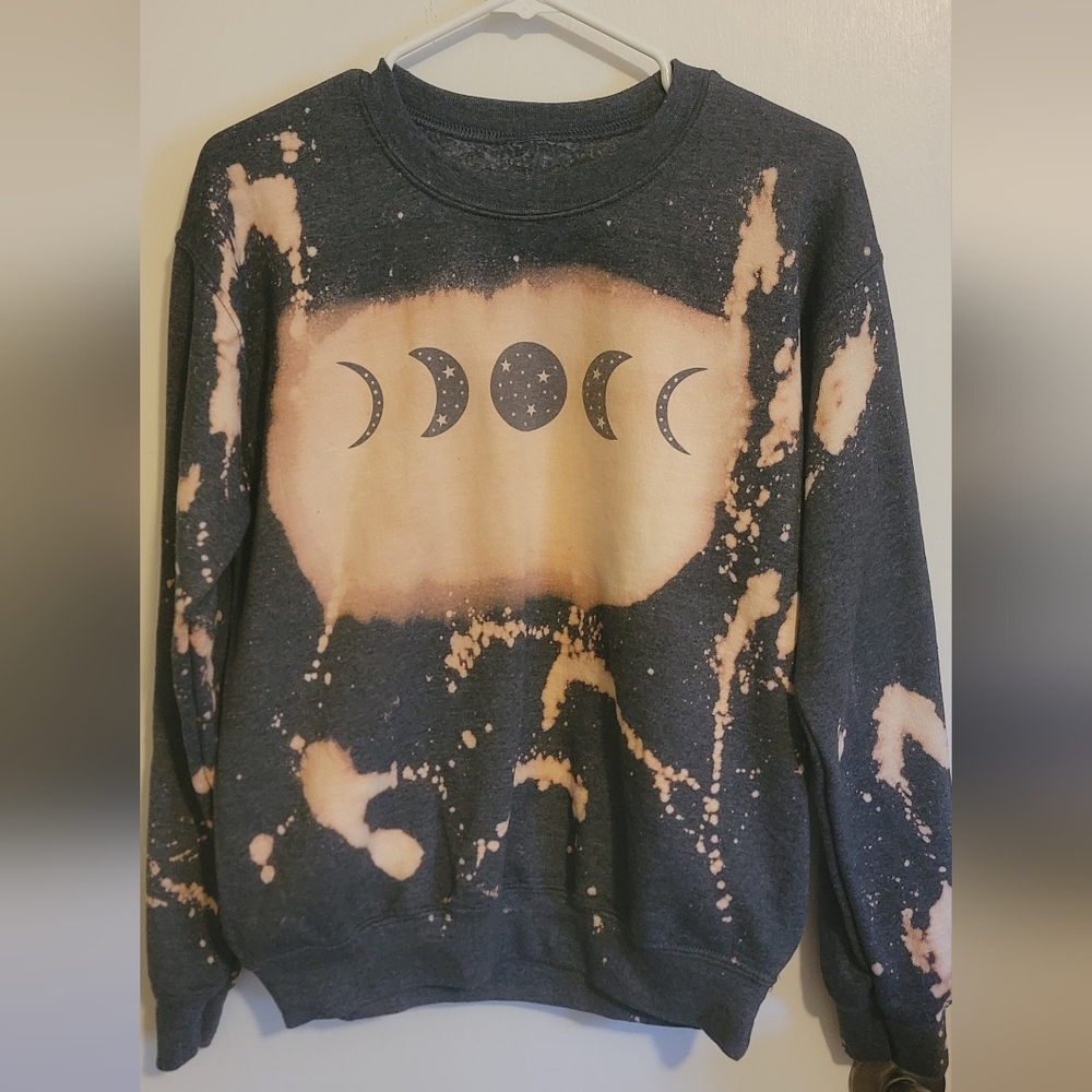 Moon Phase Graphic Sweatshirt